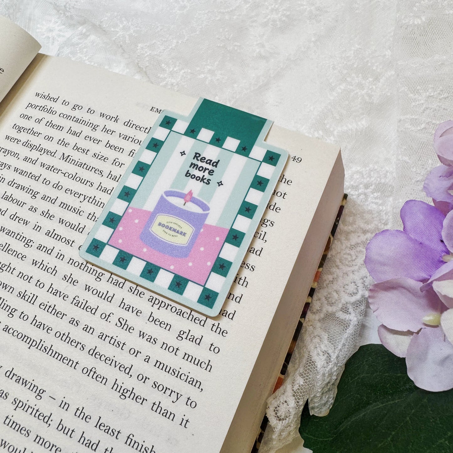 Front and back view of Read More Books magnetic bookmark